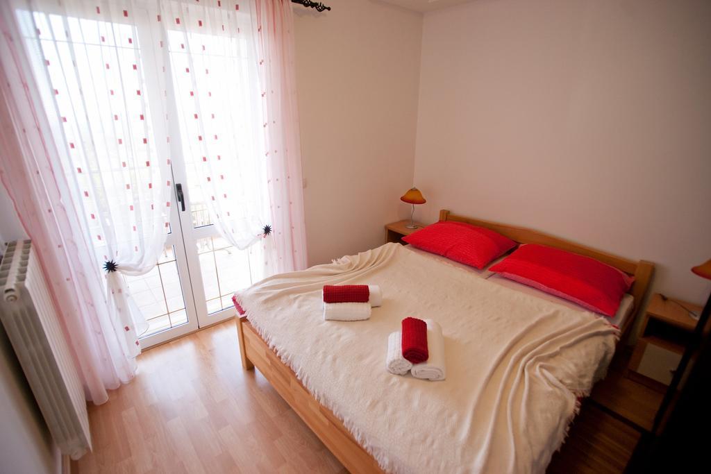 Apartments Marinic Primosten Room photo